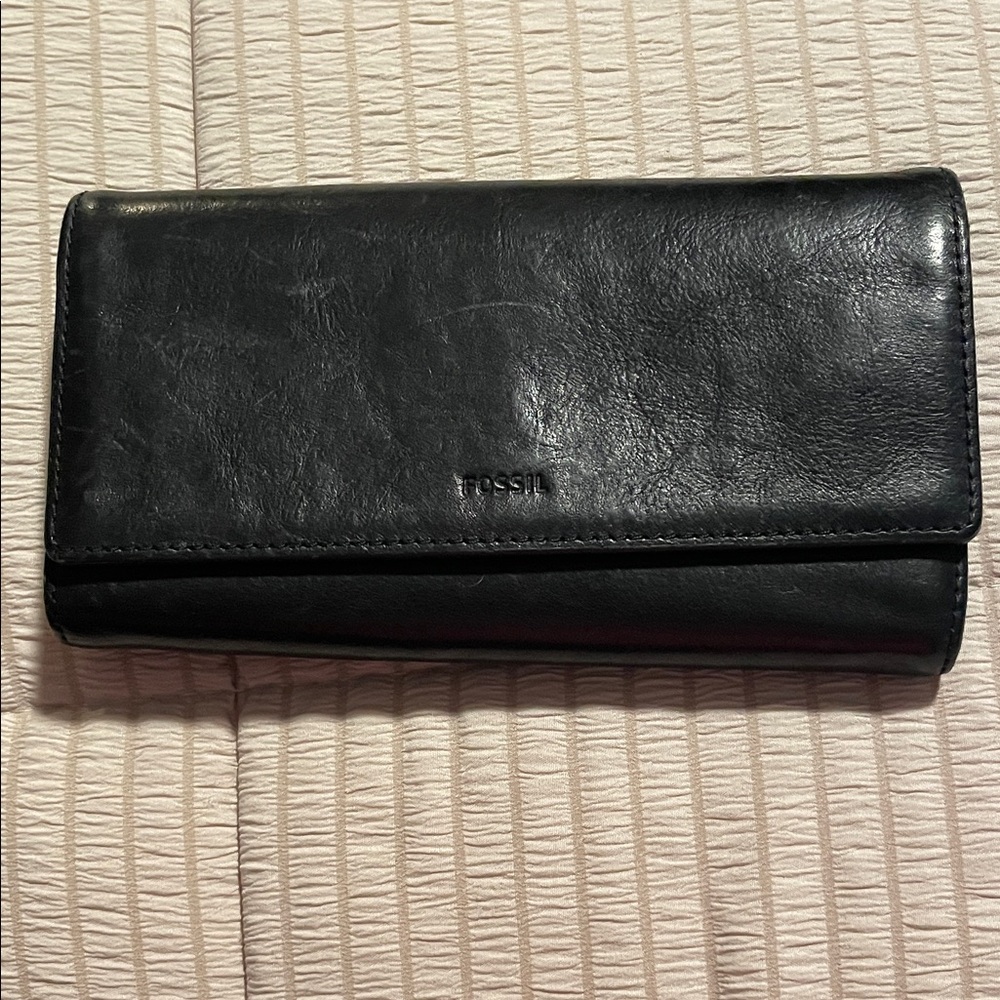 Fossil Classic Black Leather Clutch Wallet